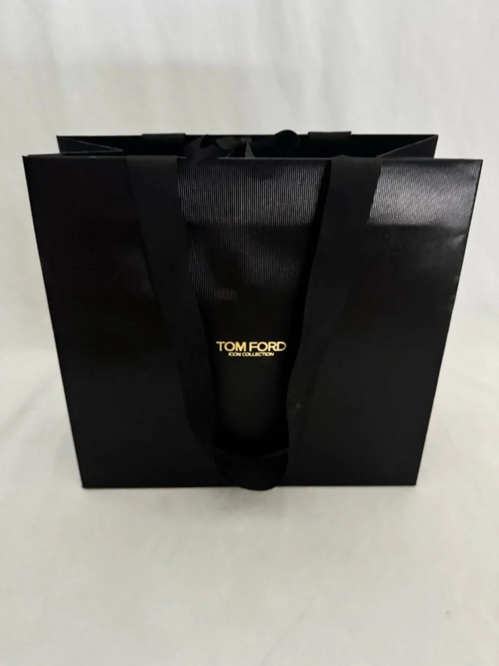 Tom Ford  Reusable Paper Shopping Bag Gift Black  10